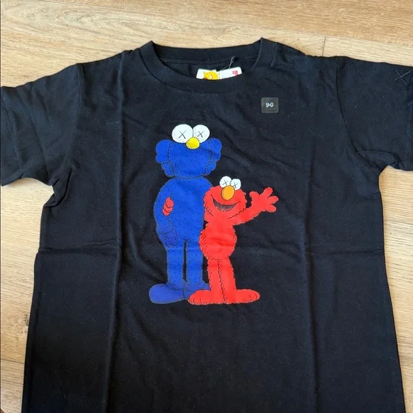Uniqlo x KAWS Kids Sesame Street Character T-Shirts - Black & White NWT lot - Picture 5 of 6